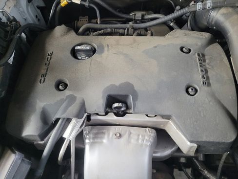 Used 2020 Chevrolet Equinox Premier image 30