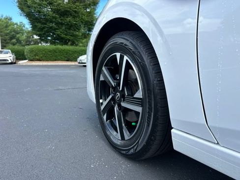 Used 2025 Nissan Sentra SV FWD image 11