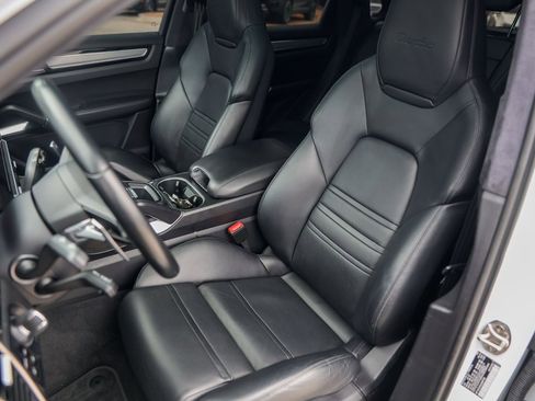 Used 2020 Porsche Cayenne Turbo w/ Assistance Package image 7