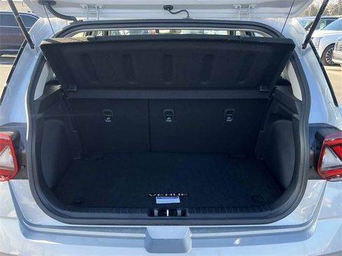 Used 2026 Hyundai Venue SEL image 11