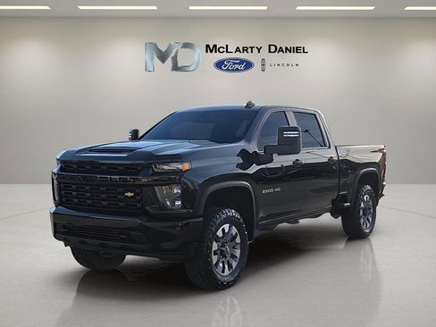 Used 2022 Chevrolet Silverado 2500 Custom w/ Custom Value Package image 2