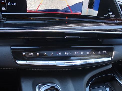 Used 2021 Cadillac Escalade Sport w/ Driver Assist Tech Package image 33