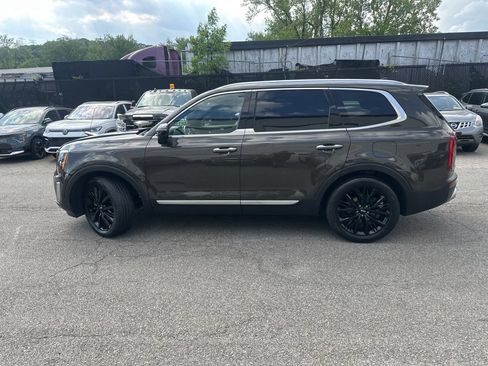 Used 2020 Kia Telluride SX w/ SX Prestige Package AWD/4WD image 3