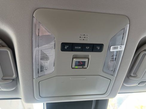 Used 2025 Toyota RAV4 XLE image 28