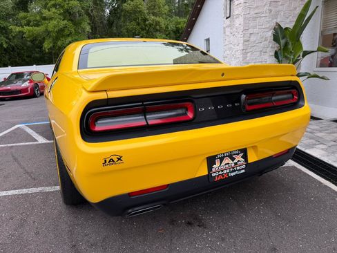 Used 2019 Dodge Challenger R/T image 14