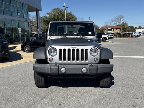 Used 2018 Jeep Wrangler Sport image 4