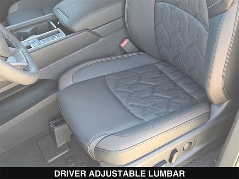 New 2026 Nissan Pathfinder Platinum image 16