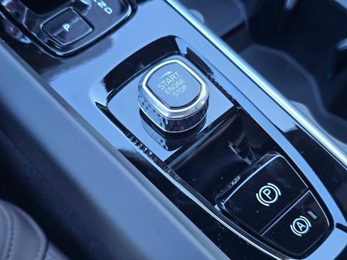 New 2026 Volvo XC60 B5 Plus w/ Climate Package image 33