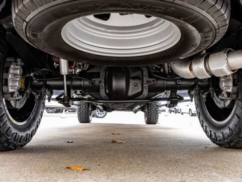 Used 2025 Ford F350 Platinum w/ Platinum Plus Package image 16