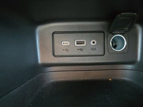 Used 2024 Chevrolet Equinox LT w/ LPO, Floor Liner Package FWD image 32