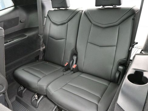 Used 2024 Cadillac XT6 Premium Luxury w/ LPO, Floor Liner Package AWD/4WD image 32
