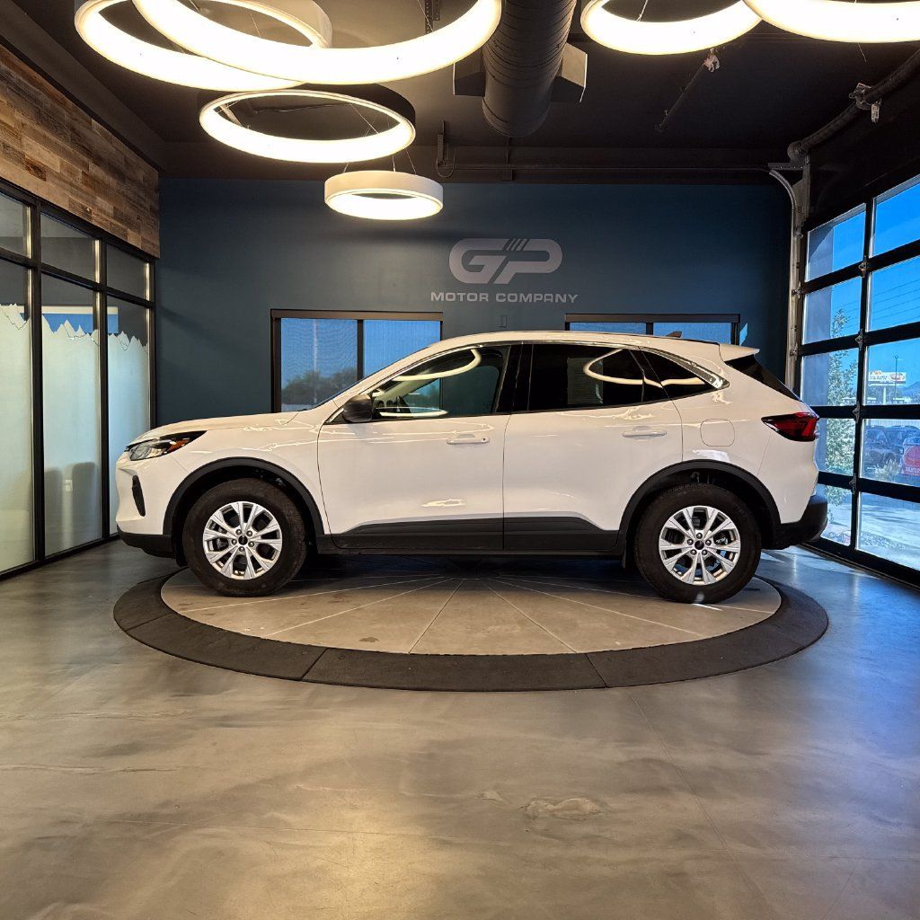 Used 2024 Ford Escape Active AWD/4WD image 6