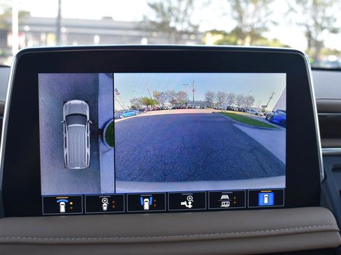 Used 2021 Chevrolet Tahoe Premier w/ Premium Package image 40