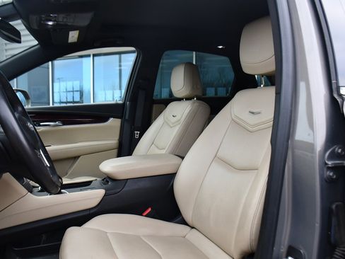 Used 2018 Cadillac XT5 Luxury w/ LPO, Wheel Lock Package image 13