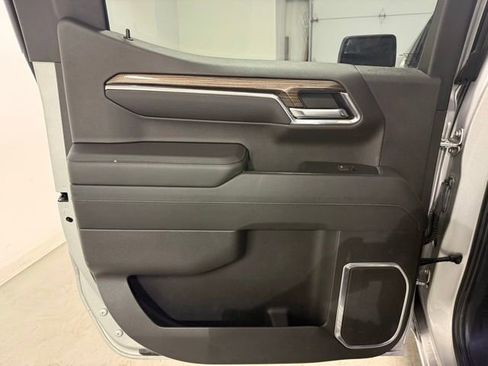 Certified 2022 Chevrolet Silverado 1500 RST w/ Redline Edition AWD/4WD image 21