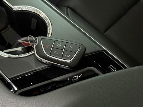 New 2026 Cadillac Lyriq V image 38