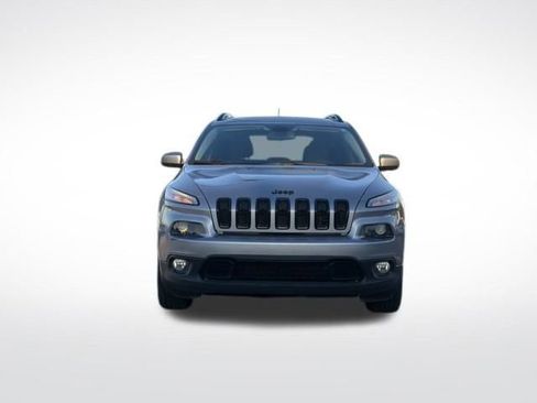 Used 2018 Jeep Cherokee Latitude w/ Altitude Package image 27