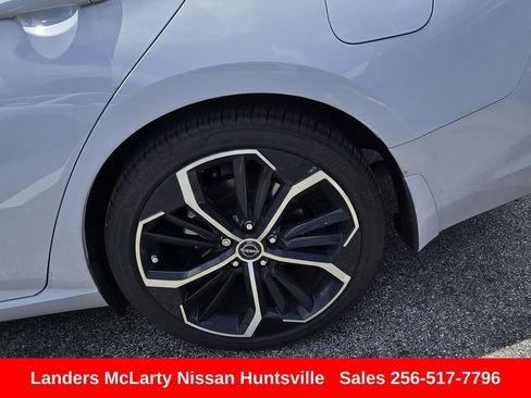 Used 2025 Nissan Altima 2.5 SR w/ SR Premium Package FWD image 12