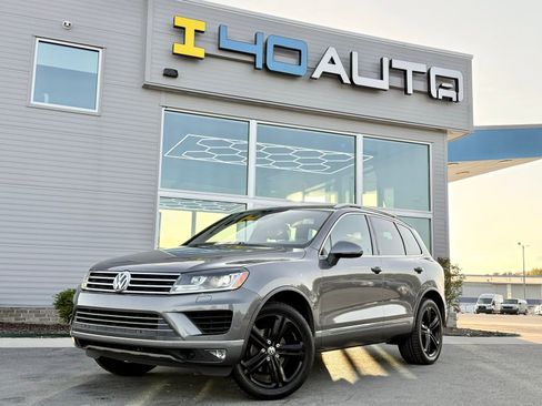 Used 2017 Volkswagen Touareg Wolfsburg Edition image 1