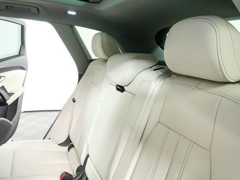 Used 2025 Audi Q5 Premium w/ Convenience Package image 21