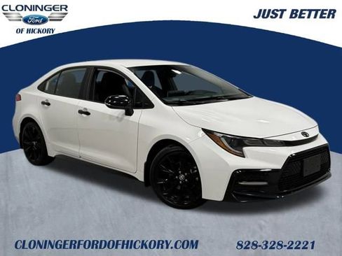 Used 2021 Toyota Corolla SE image 1