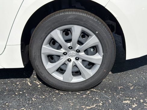 Used 2026 Toyota Corolla LE FWD image 13