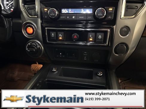 Used 2017 Nissan Titan Platinum Reserve image 25