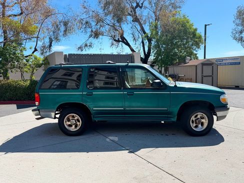 Used 1998 Ford Explorer 4WD 4-Door image 2