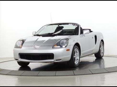 Used 2002 Toyota MR2 image 3