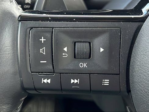 Used 2022 Nissan Pathfinder SL w/ SL Premium Package FWD image 21