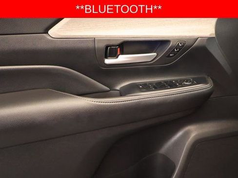 Used 2024 Toyota Grand Highlander Limited image 9