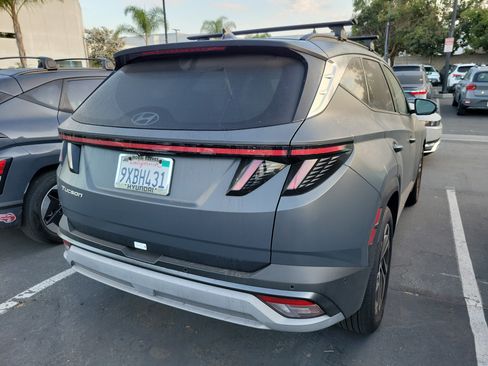 Used 2025 Hyundai Tucson Limited FWD image 4