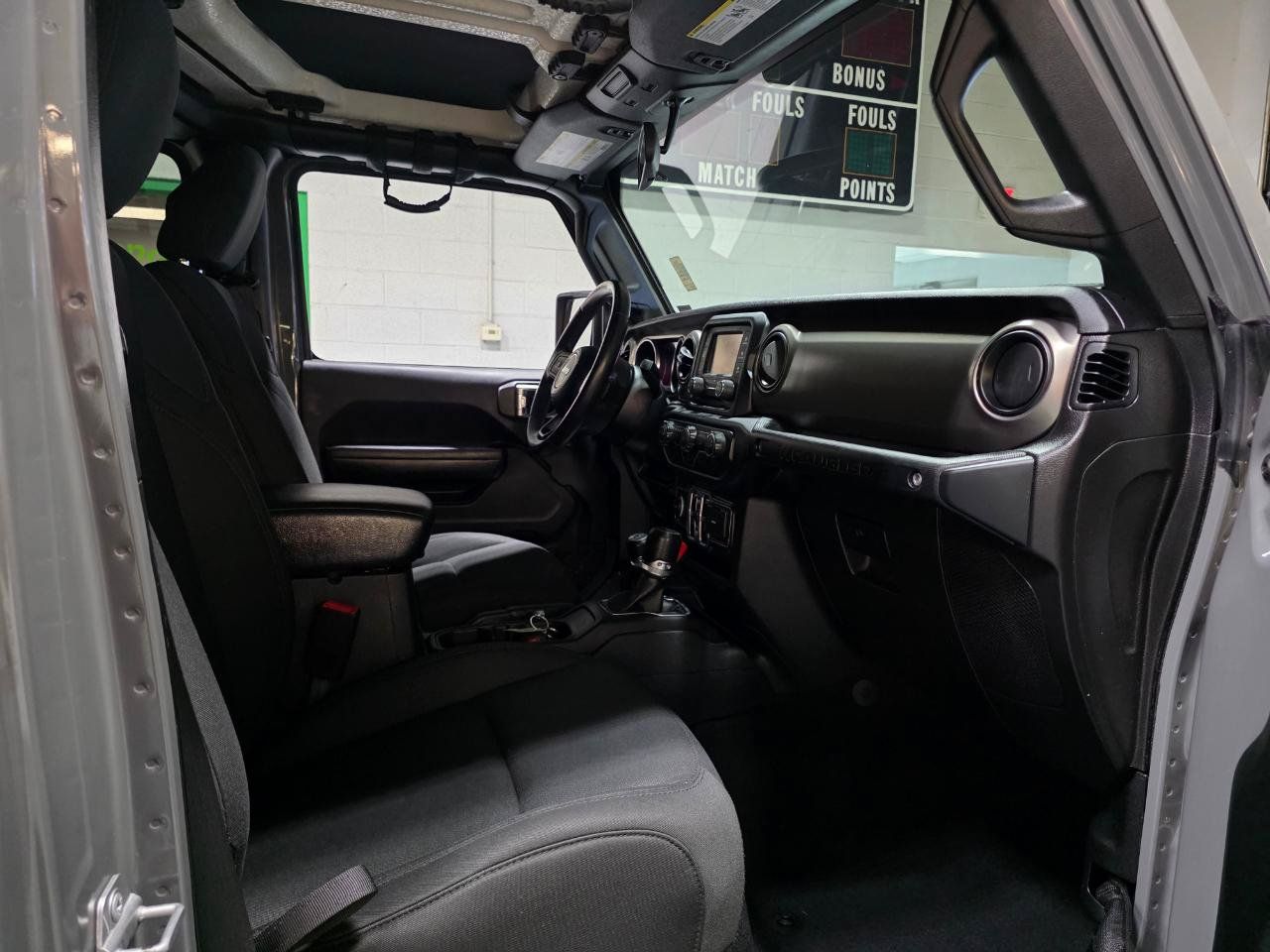 Used 2018 Jeep Wrangler Unlimited Sport S AWD/4WD image 24