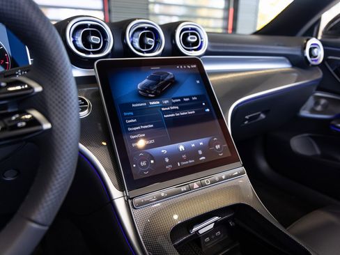 Used 2025 Mercedes-Benz CLE 300 4MATIC Cabriolet image 14