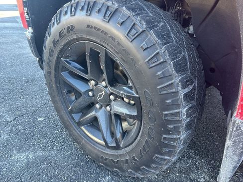 Used 2019 Chevrolet Silverado 1500 Custom Trail Boss w/ Custom Convenience Package image 9