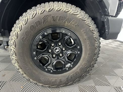 Used 2024 Ford Bronco Wildtrak image 19