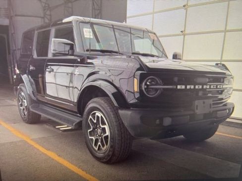 Used 2025 Ford Bronco Outer Banks image 5