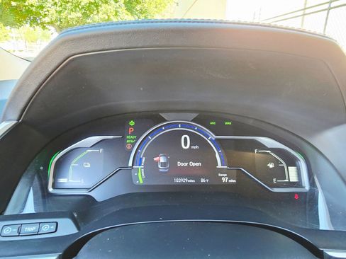 Used 2019 Honda Clarity Plug-In Hybrid image 16