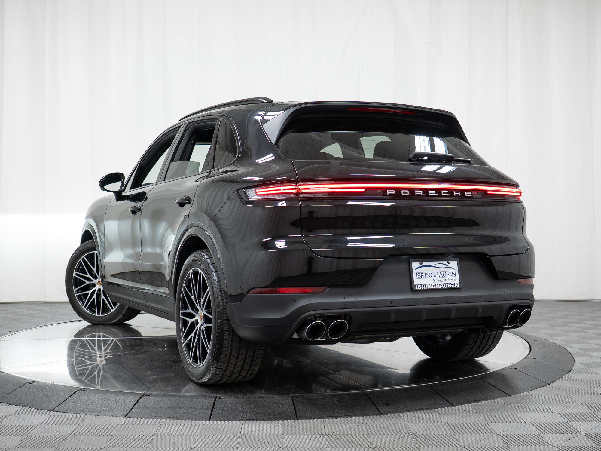 Certified 2026 Porsche Cayenne w/ Premium Package Plus AWD/4WD image 37