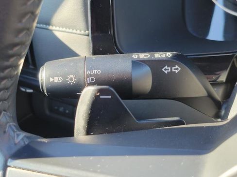 Used 2025 Nissan Pathfinder SV AWD/4WD image 14