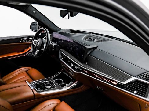 Used 2023 BMW X7 M60i w/ Executive Package image 45