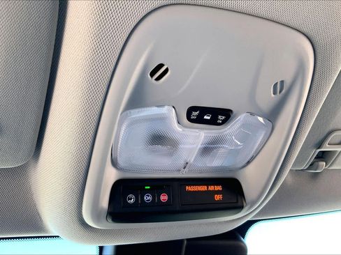 Used 2025 Chevrolet TrailBlazer LT image 33