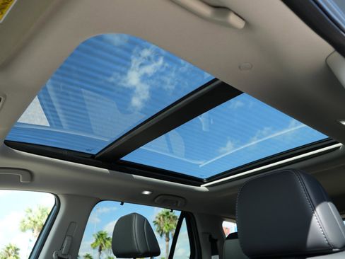 New 2025 Honda Pilot Touring image 17