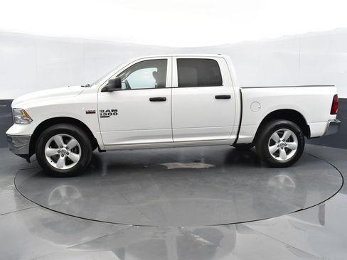 Used 2022 RAM 1500 Classic SLT image 44