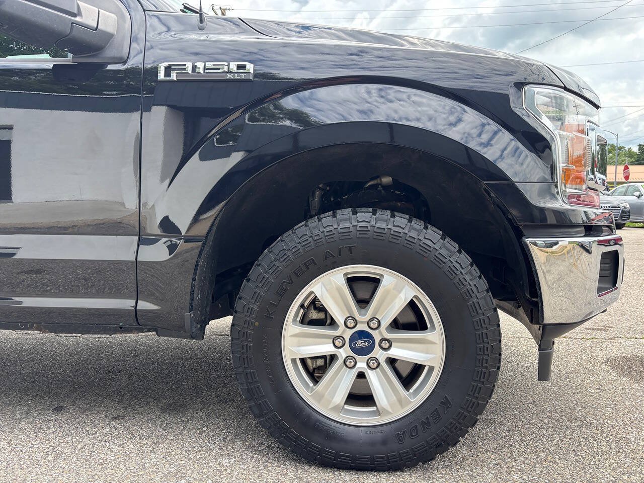 Used 2019 Ford F150 XLT AWD/4WD image 5