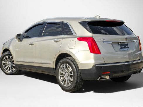 Used 2017 Cadillac XT5 Luxury w/ Driver Awareness Package FWD image 8