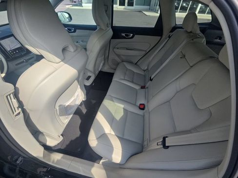 Used 2024 Volvo XC60 B5 Plus w/ Climate Package AWD/4WD image 4