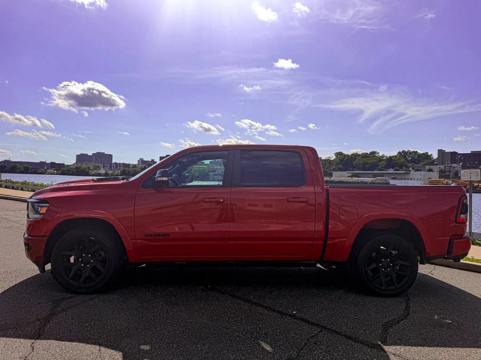 Used 2021 RAM 1500 Laramie AWD/4WD image 6