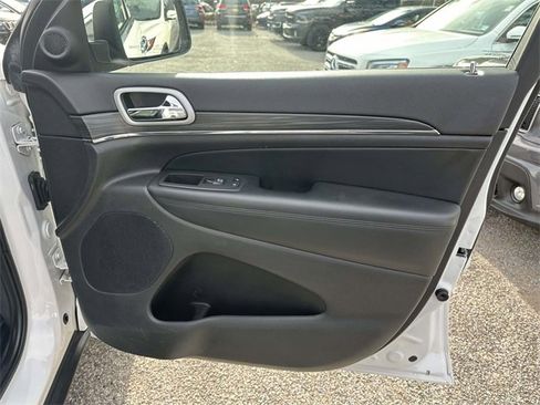 Certified 2022 Jeep Grand Cherokee Limited image 25