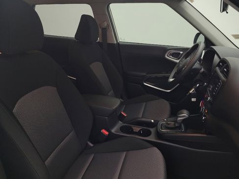 Used 2025 Kia Soul LX FWD image 21